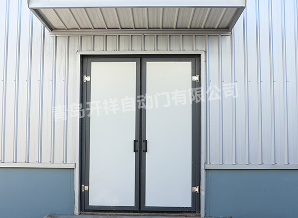 湖南客户专利款平开门安装完成